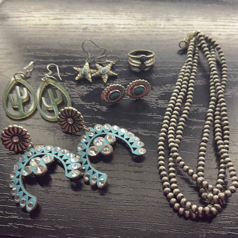 Western jewelry
￼ assorted